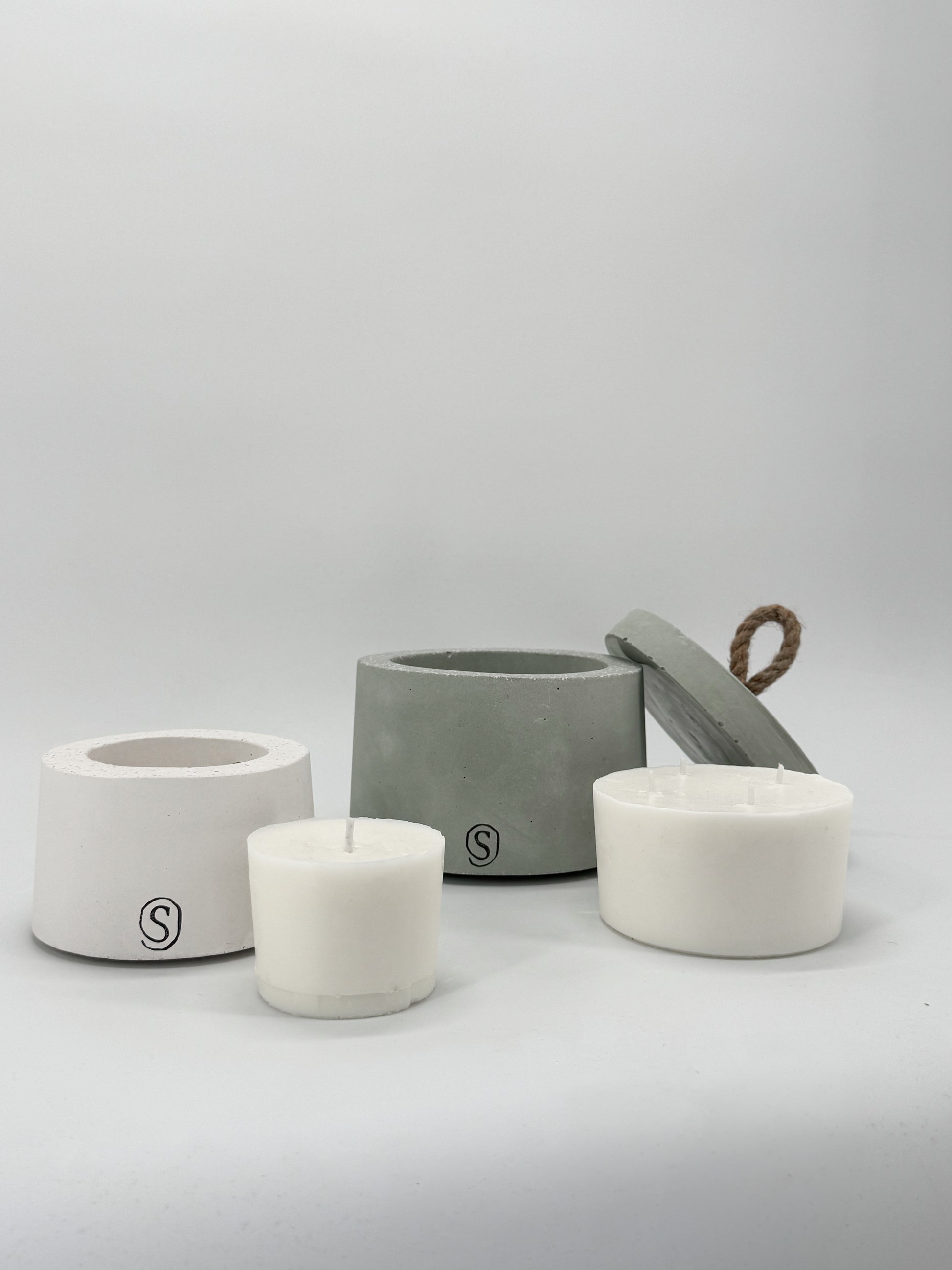 Refillable candle wax insert for concrete candles, natural wax made in Provence, Siwa Candles.