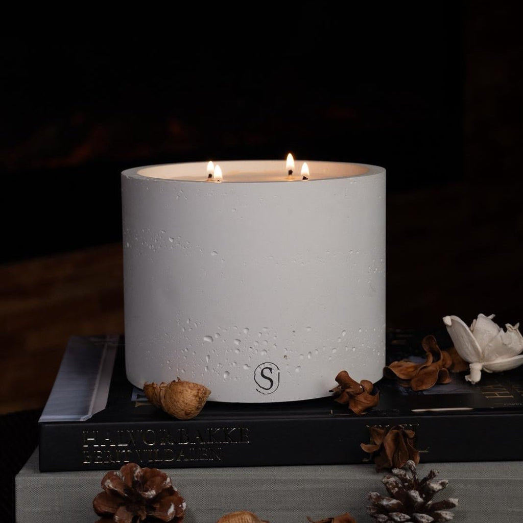 Bougie d’intérieur en béton blanche faite main en Provence – Siwa Candles