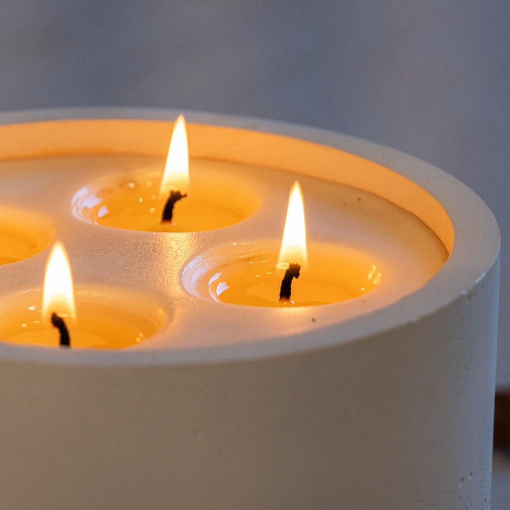 Bougie d’intérieur en béton blanche faite main en Provence – Siwa Candles